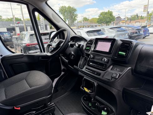 Used 2025 RAM ProMaster 2500 w/ Convenience Group FWD image 23