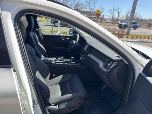 Certified 2025 Volvo XC60 B5 Plus image 15