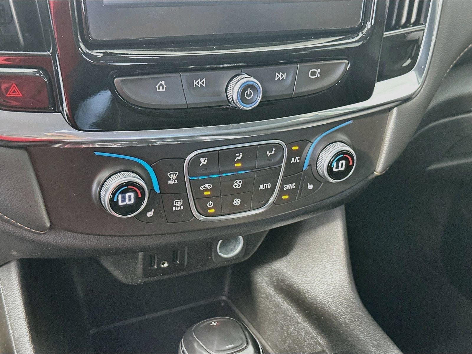 Used 2018 Chevrolet Traverse LT AWD/4WD image 15