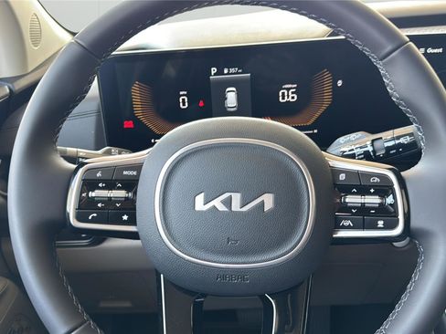 New 2026 Kia Carnival FWD image 26