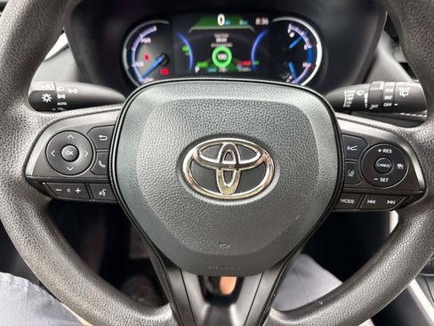 Used 2025 Toyota RAV4 XLE AWD/4WD image 27