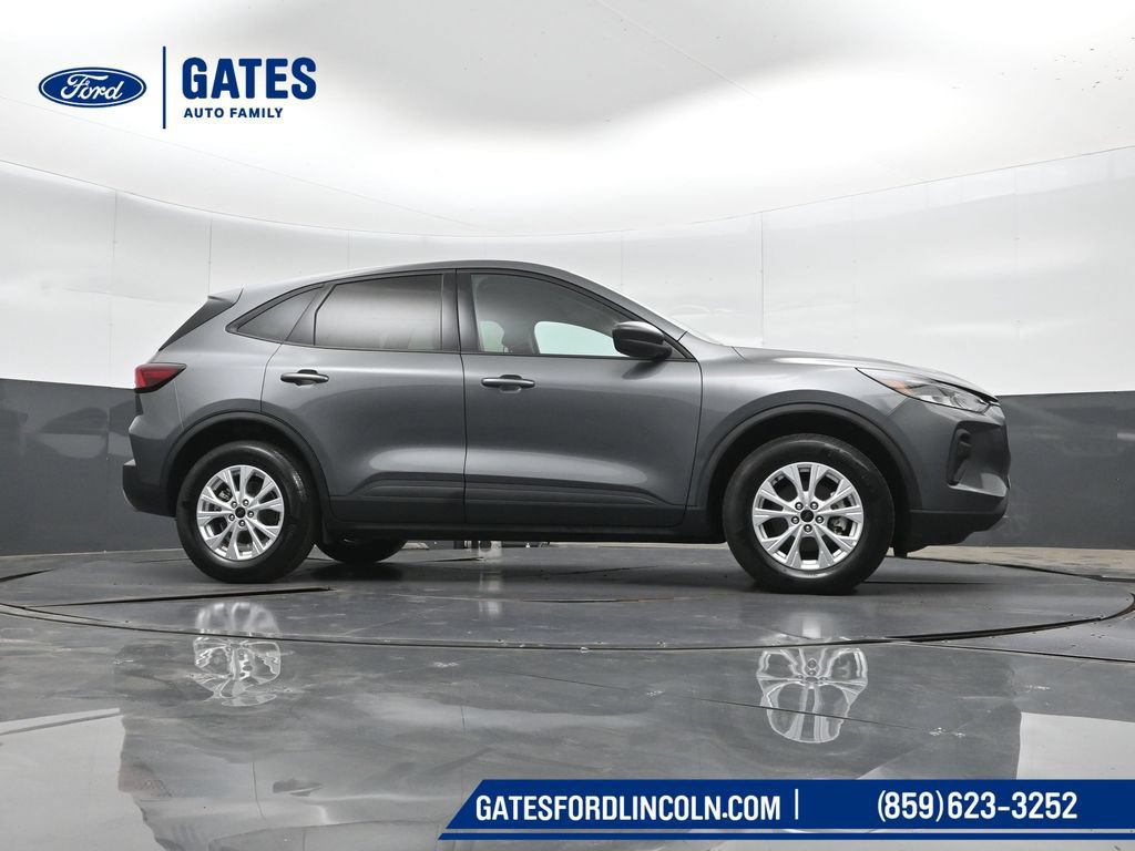 Used 2025 Ford Escape Active AWD/4WD image 39