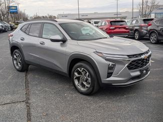 Used 2025 Chevrolet Trax LT video 2