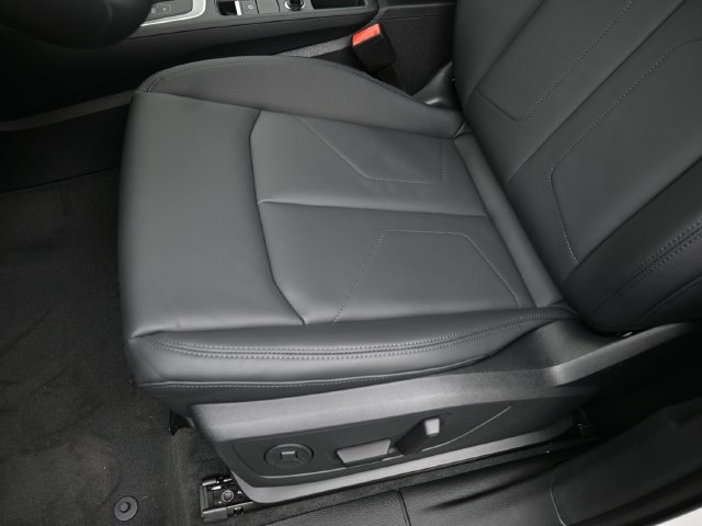 Used 2025 Audi Q3 2.0T Premium w/ Convenience Plus Package AWD/4WD image 22