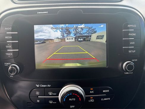 Used 2018 Kia Soul + FWD image 35