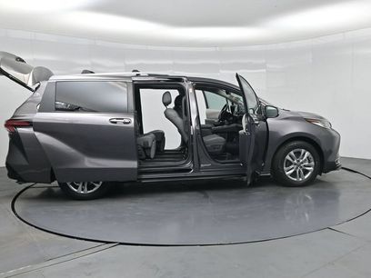 Used 2021 Toyota Sienna Limited