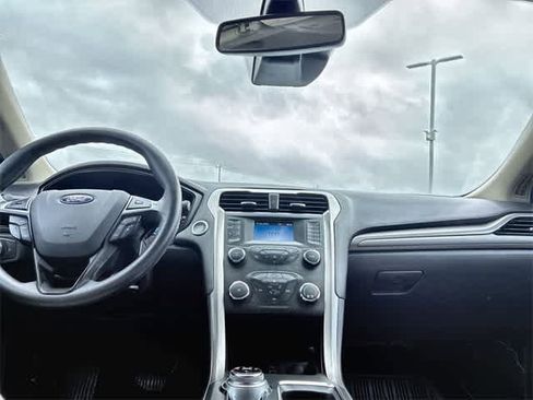 Used 2020 Ford Fusion S image 28