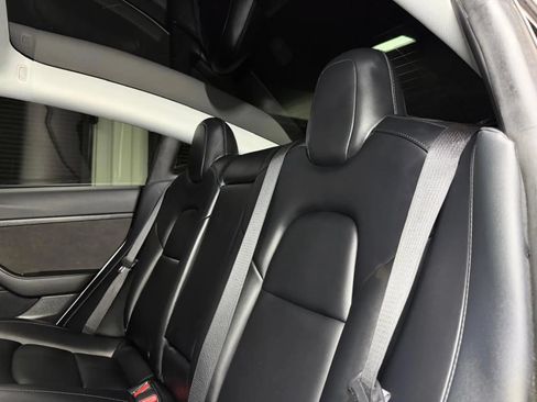 Used 2020 Tesla Model 3 Standard Range RWD image 18