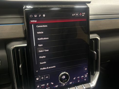 Used 2025 GMC Acadia Denali w/ Super Cruise Package FWD image 8