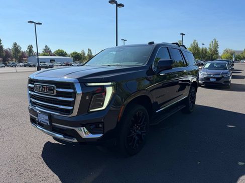 Used 2025 GMC Yukon Elevation AWD/4WD image 3