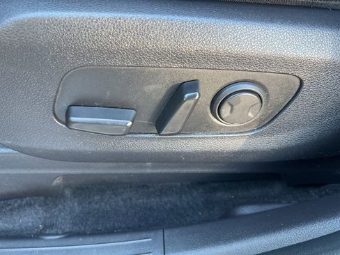 Certified 2024 Kia Carnival LX image 47