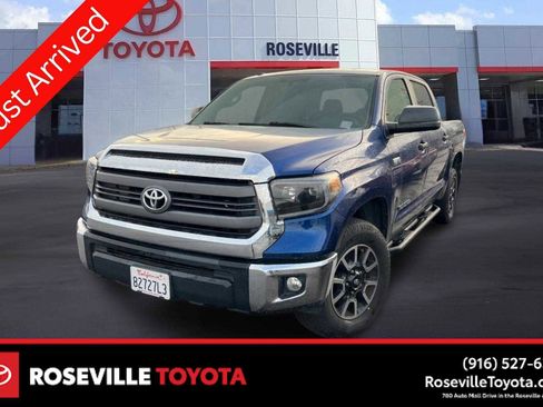 Used 2015 Toyota Tundra SR5 image 1