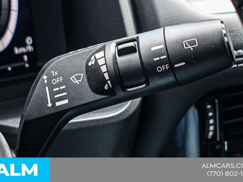 Used 2025 Nissan Rogue SL FWD image 25