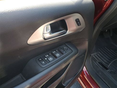 Used 2022 Chrysler Pacifica Limited w/ S Appearance Package image 17