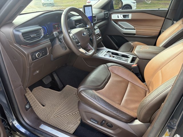 Used 2024 Ford Explorer King Ranch w/ Technology Package AWD/4WD image 9
