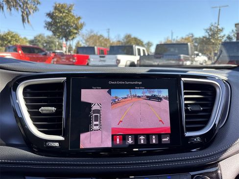 New 2026 Chrysler Pacifica Select image 23