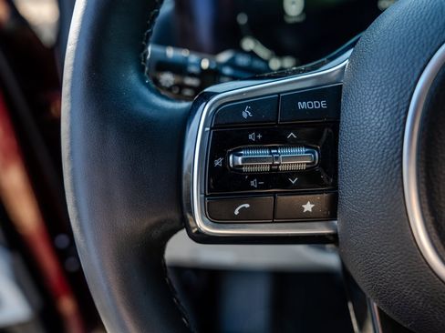 Used 2022 Kia Carnival SX Prestige image 16