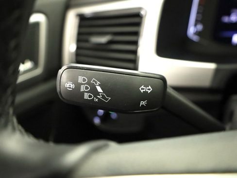 Used 2020 Volkswagen Atlas Cross Sport SEL Premium image 27