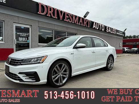 Used 2018 Volkswagen Passat 2.0T R-Line w/ R-Line Lighting Package FWD image 1