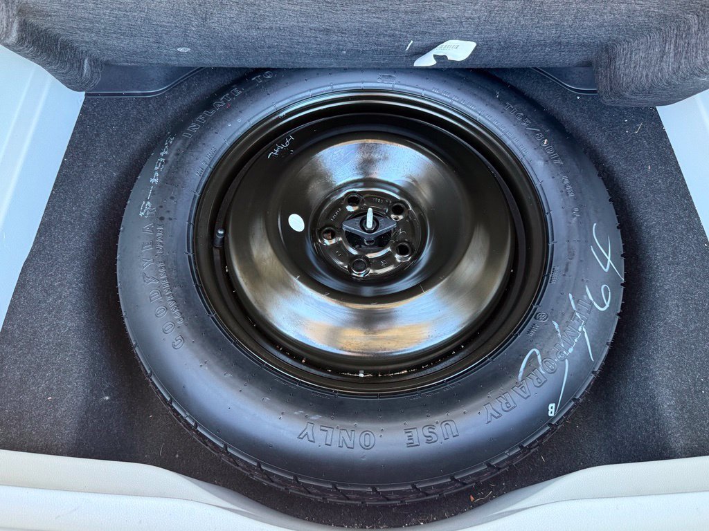 Used 2019 Jeep Cherokee Limited AWD/4WD image 20