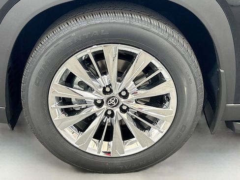New 2026 Toyota Grand Highlander AWD image 8