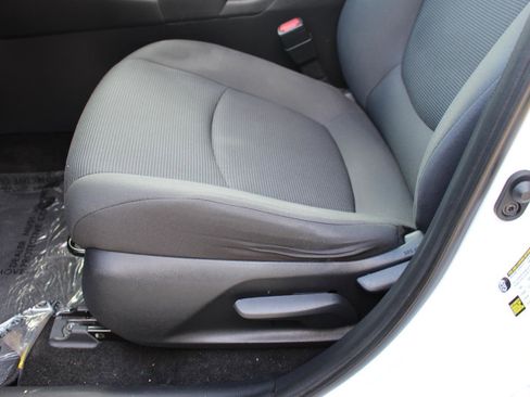 Used 2019 Toyota RAV4 LE w/ Carpet Mat Package image 28