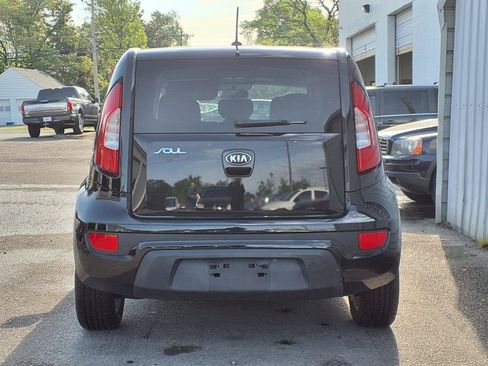 Used 2013 Kia Soul + FWD image 4