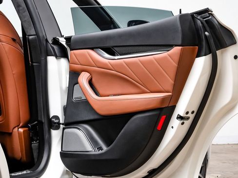 Used 2019 Maserati Levante S GranSport image 41