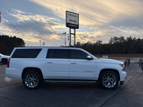 Used 2018 Chevrolet Suburban Premier image 2