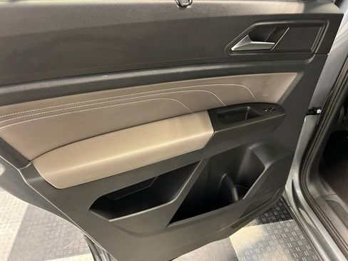 Used 2022 Volkswagen Atlas SE image 18