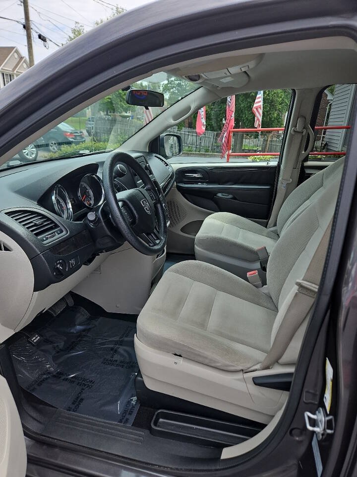 Used 2017 Dodge Grand Caravan SE w/ Power Window Group FWD image 13