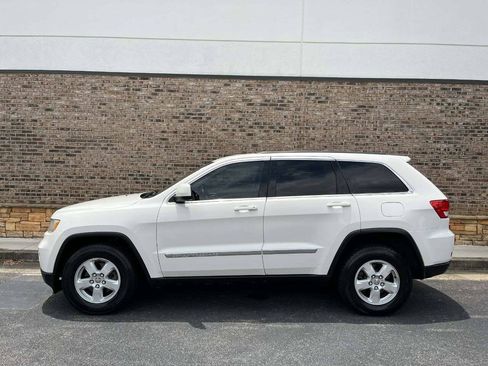 Used 2012 Jeep Grand Cherokee Laredo RWD image 2
