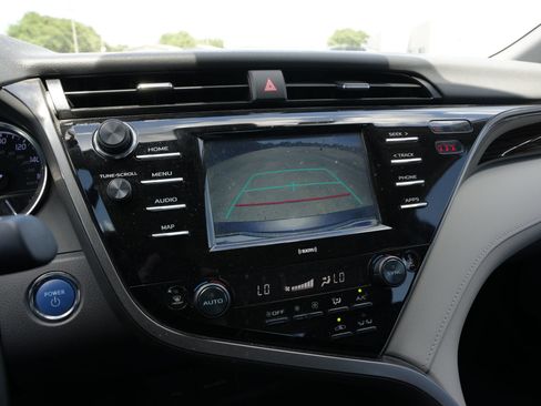 Used 2020 Toyota Camry LE FWD image 14