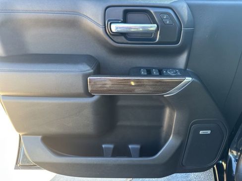 Used 2020 Chevrolet Silverado 1500 LT Trail Boss w/ Midnight Edition image 18