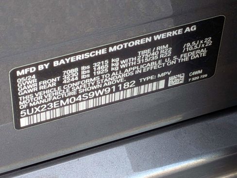 Used 2025 BMW X7 xDrive40i w/ Premium Package image 38