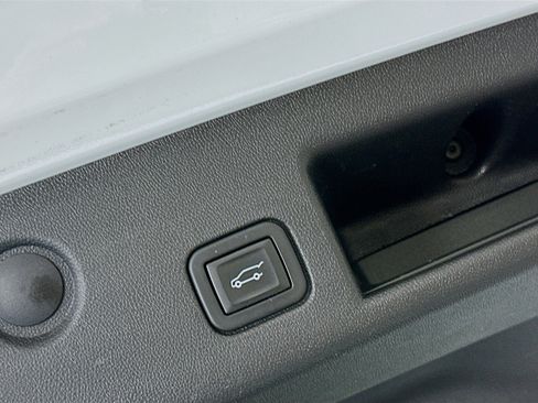 Used 2024 Chevrolet Equinox LT image 28