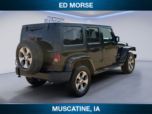 Used 2016 Jeep Wrangler Unlimited Sahara w/ Connectivity Group AWD/4WD image 5