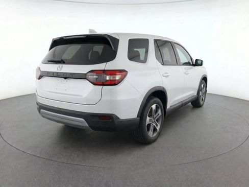 Used 2025 Honda Pilot EX-L image 7