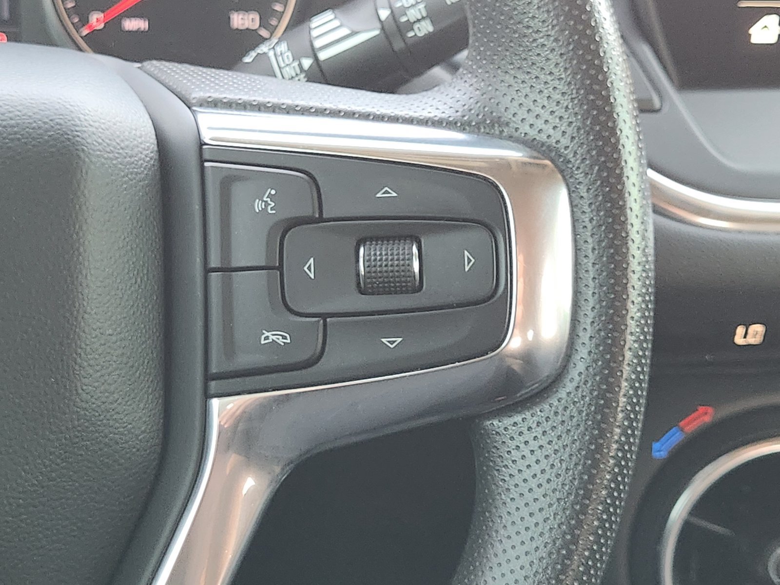 Used 2023 Chevrolet Blazer LT w/ Midnight/Sport Edition FWD image 30