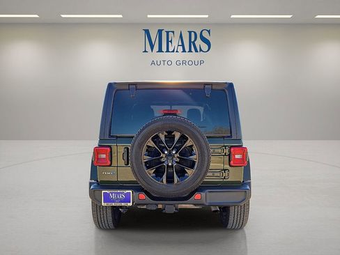 Used 2021 Jeep Wrangler Unlimited Sahara image 4