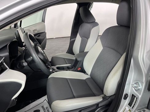 Used 2025 Toyota Corolla LE FWD image 15