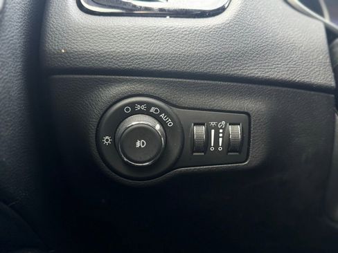 Used 2019 Jeep Compass Limited w/ Safety & Security Group image 11