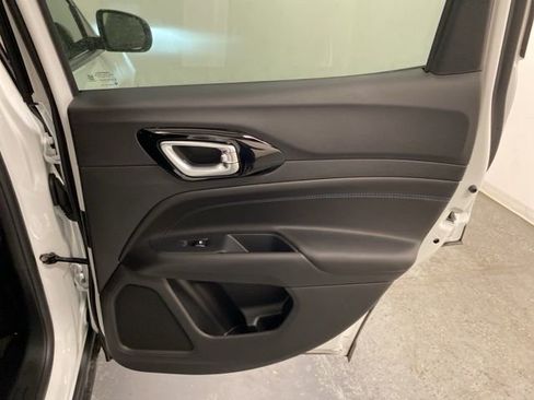 Used 2026 Jeep Compass Latitude image 26