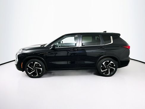 Used 2024 Mitsubishi Outlander SE image 4