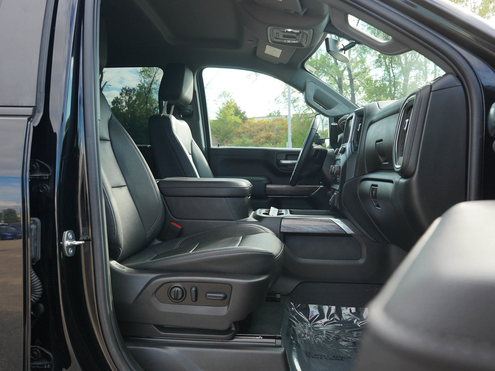 Used 2023 Chevrolet Silverado 3500 LTZ w/ LTZ Plus Package AWD/4WD image 11