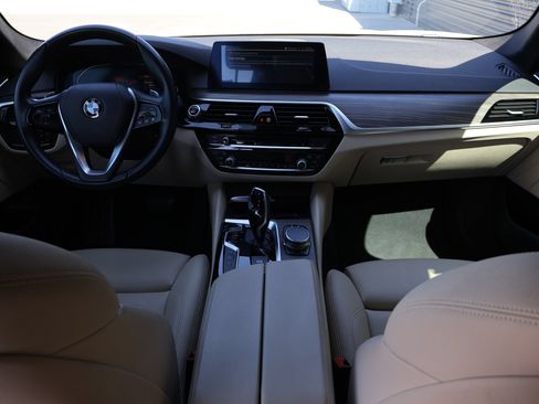 Used 2020 BMW 530e w/ Convenience Package RWD image 28