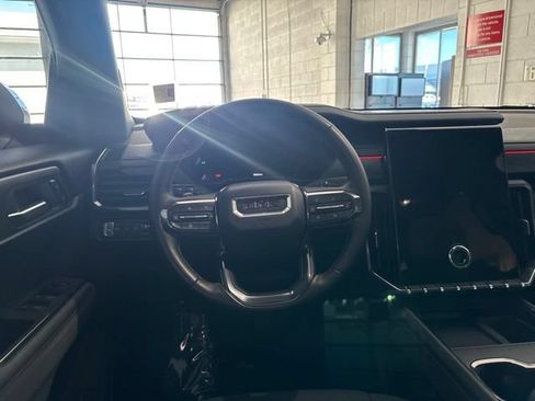 Used 2025 GMC Acadia AT4 w/ Luxury Package AWD/4WD image 34