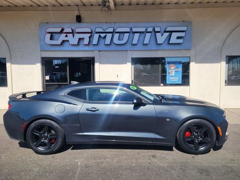 Used 2017 Chevrolet Camaro LT w/ Technology Package RWD image 1