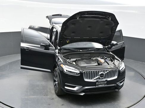 Used 2025 Volvo XC90 T8 Plus image 35