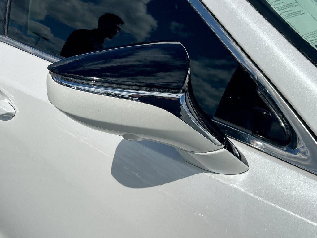 Used 2022 Lexus ES 350 Ultra Luxury w/ Accessory Package 2 FWD image 13
